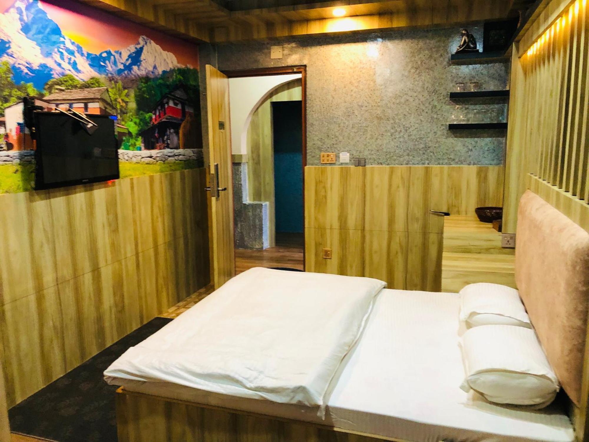 Sara'S Backpackers Hotel Катманду Экстерьер фото