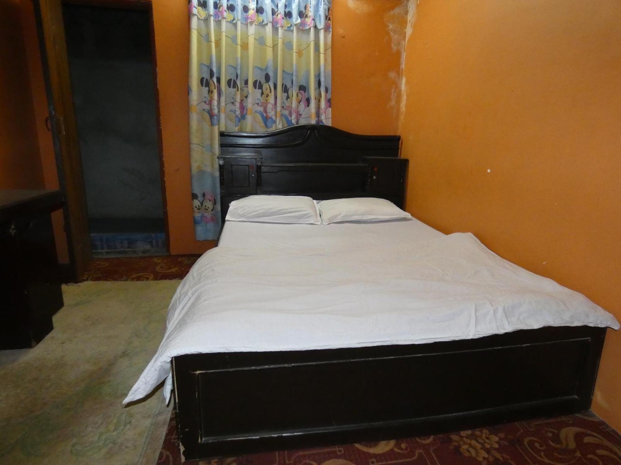 Sara'S Backpackers Hotel Катманду Экстерьер фото