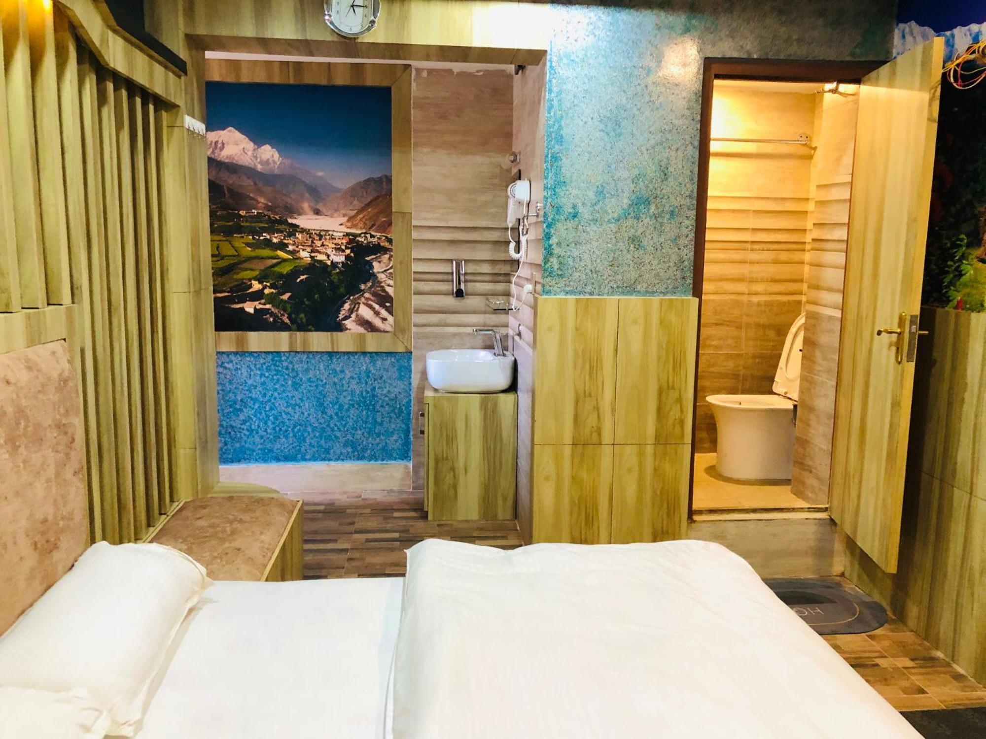 Sara'S Backpackers Hotel Катманду Экстерьер фото