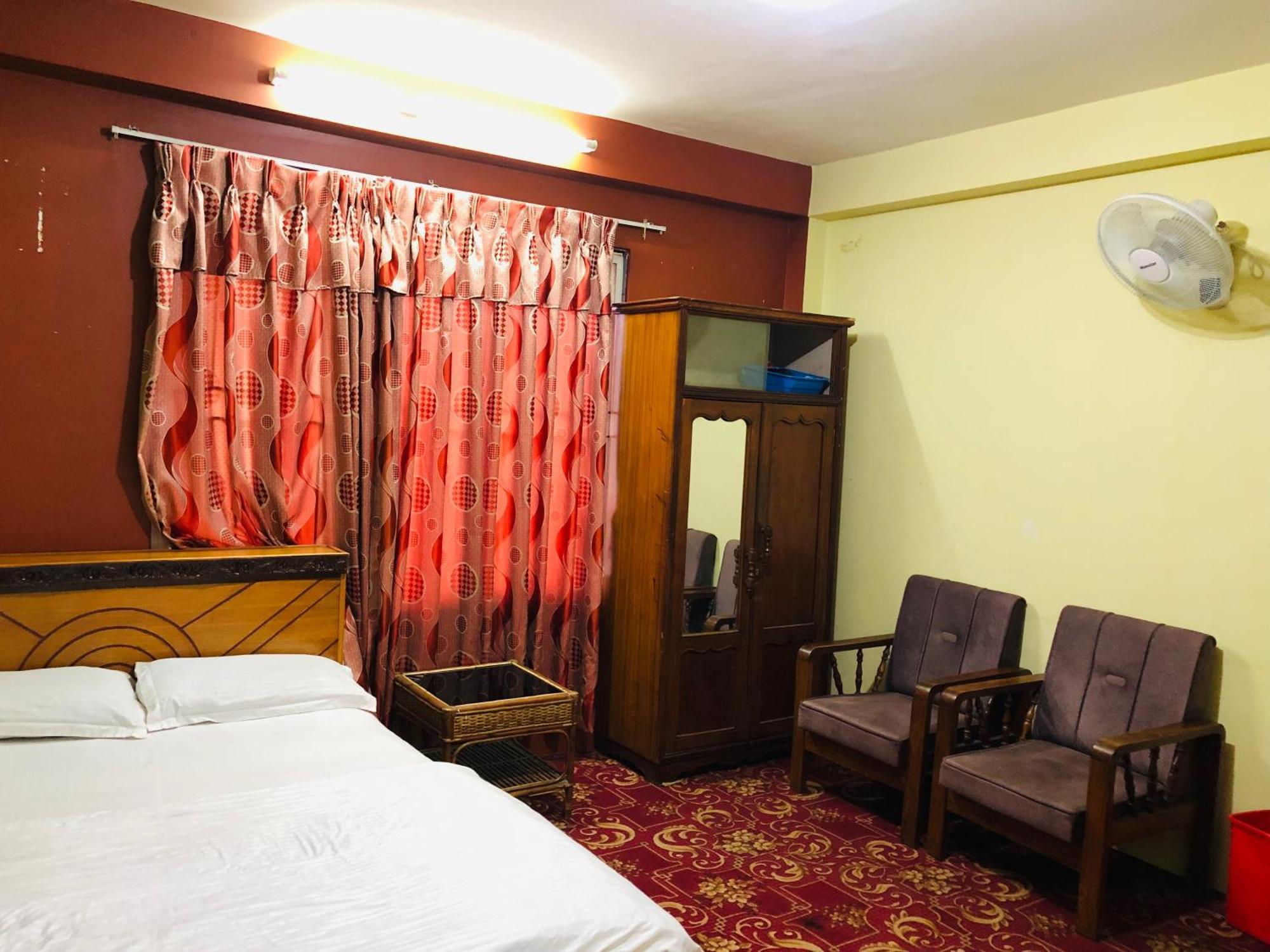 Sara'S Backpackers Hotel Катманду Экстерьер фото