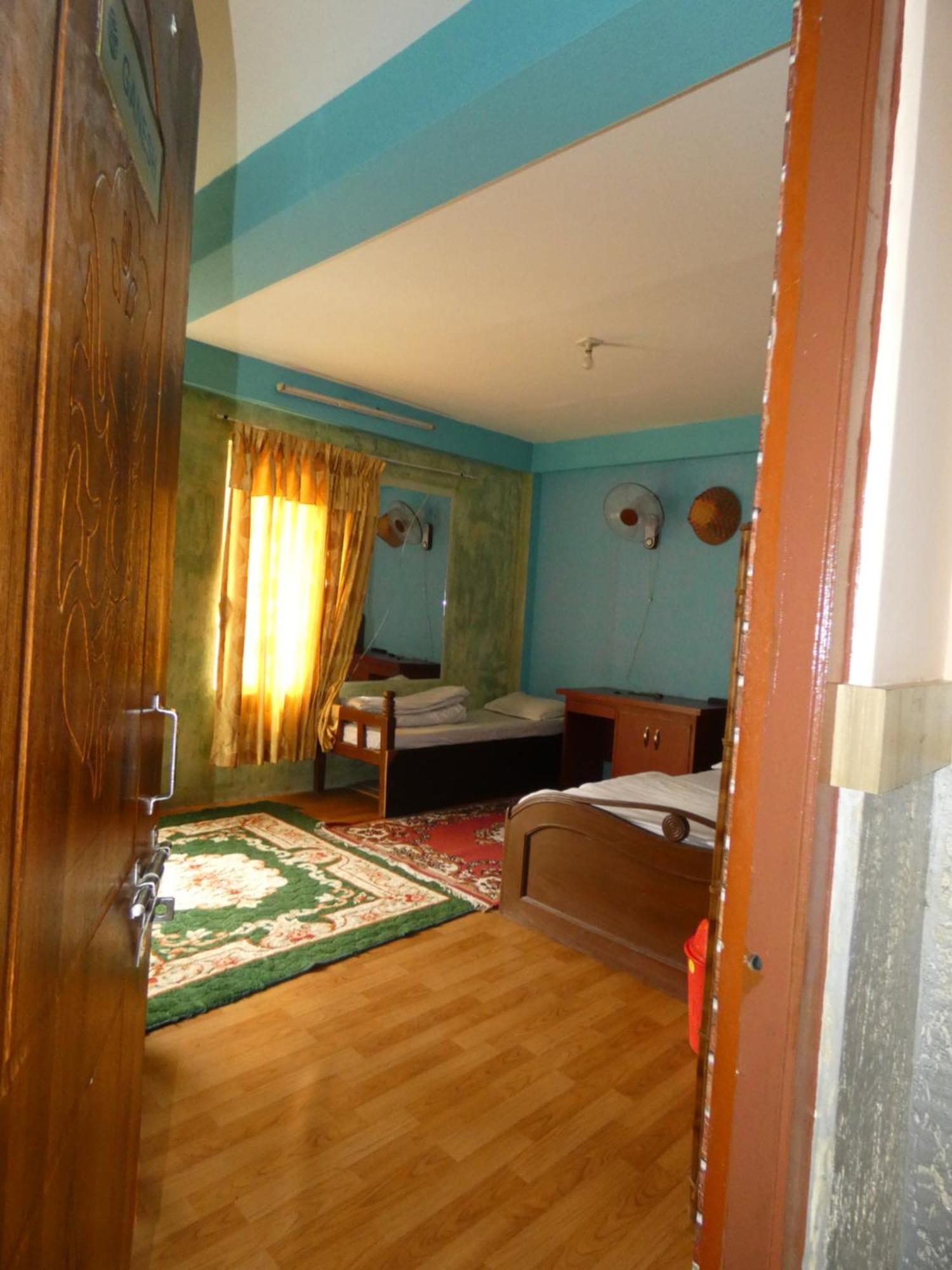Sara'S Backpackers Hotel Катманду Экстерьер фото