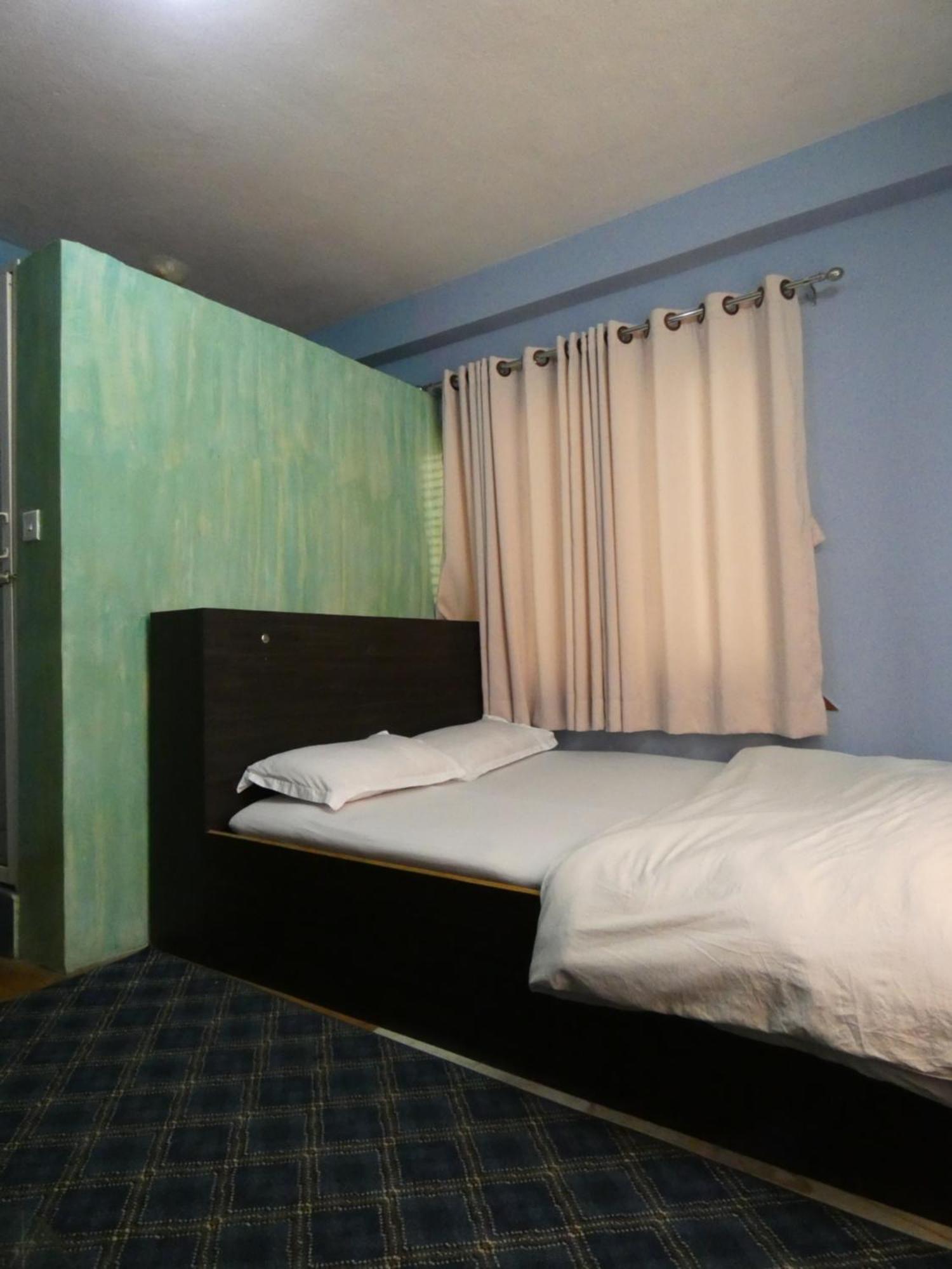 Sara'S Backpackers Hotel Катманду Экстерьер фото